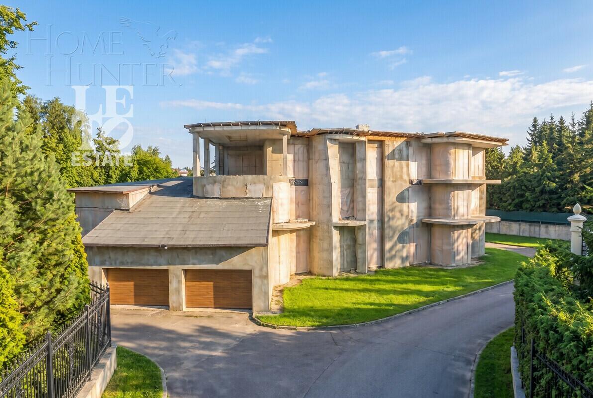 3-этажный коттедж 1 451 м² без отделки