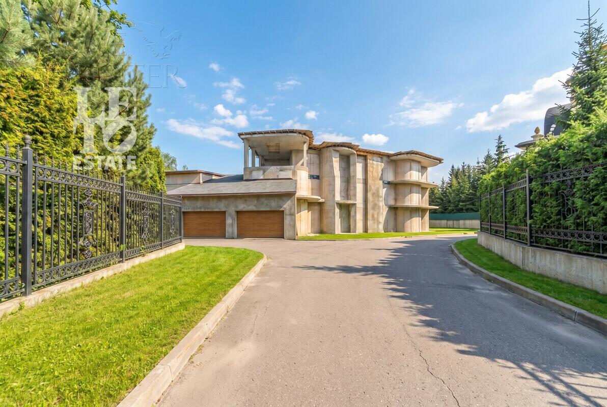 3-этажный коттедж 1 451 м² без отделки