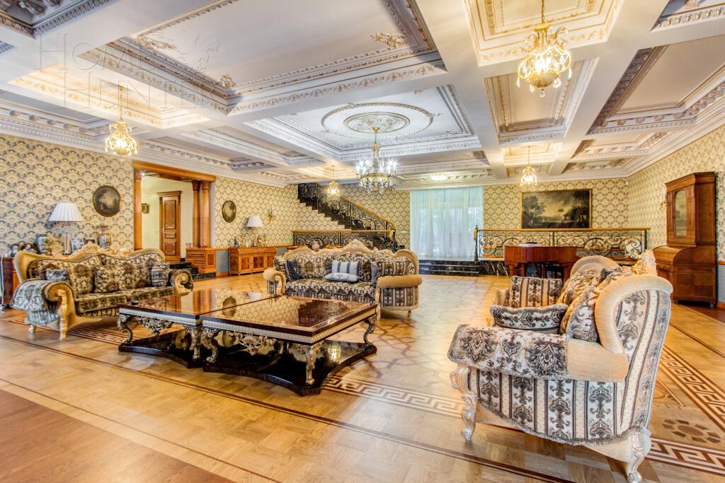 2-этажный коттедж 1 600 м² с отделкой