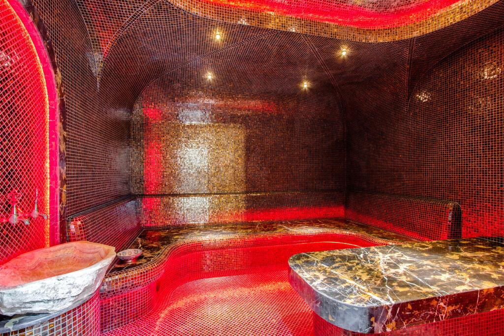 2-этажный коттедж 1 600 м² с отделкой