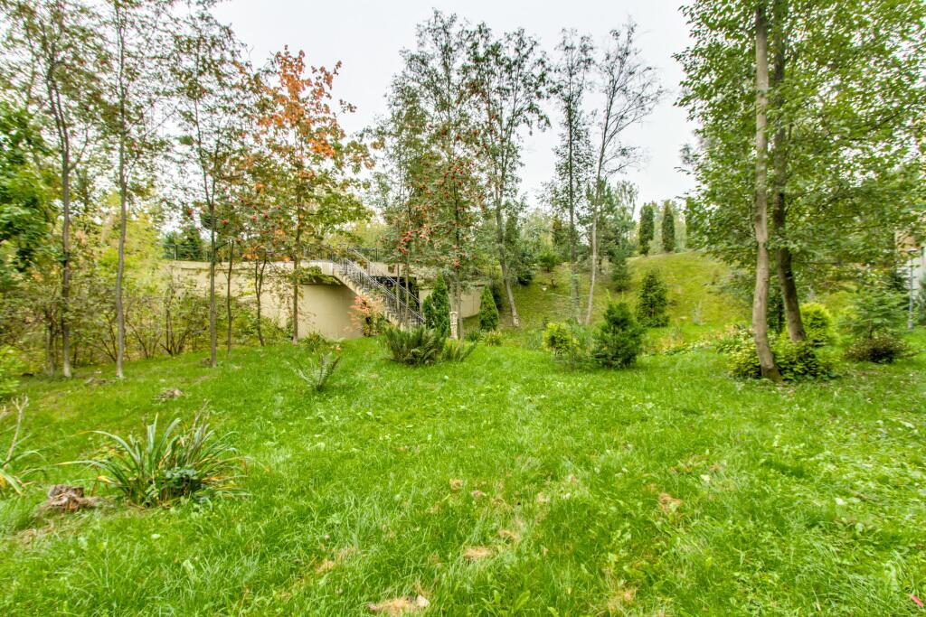 2-этажный коттедж 1 600 м² с отделкой