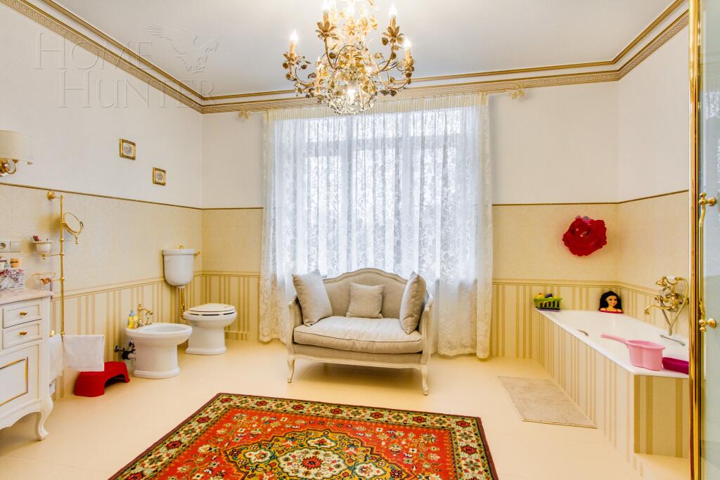 2-этажный коттедж 1 600 м² с отделкой