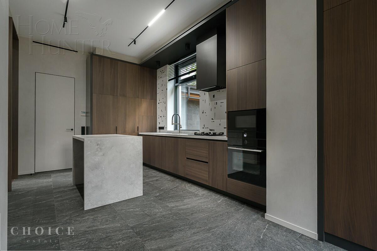 2-этажный коттедж 650 м² с отделкой