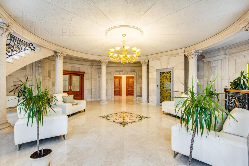 2-этажный коттедж 1 600 м² с отделкой