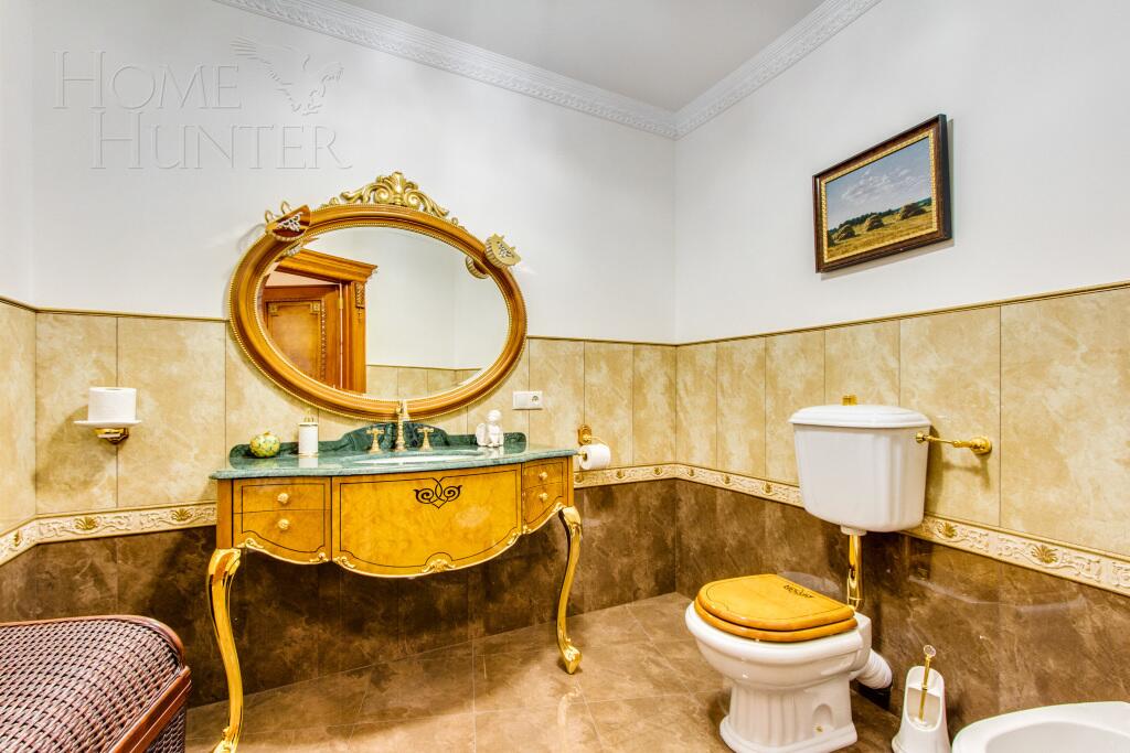 2-этажный коттедж 1 600 м² с отделкой