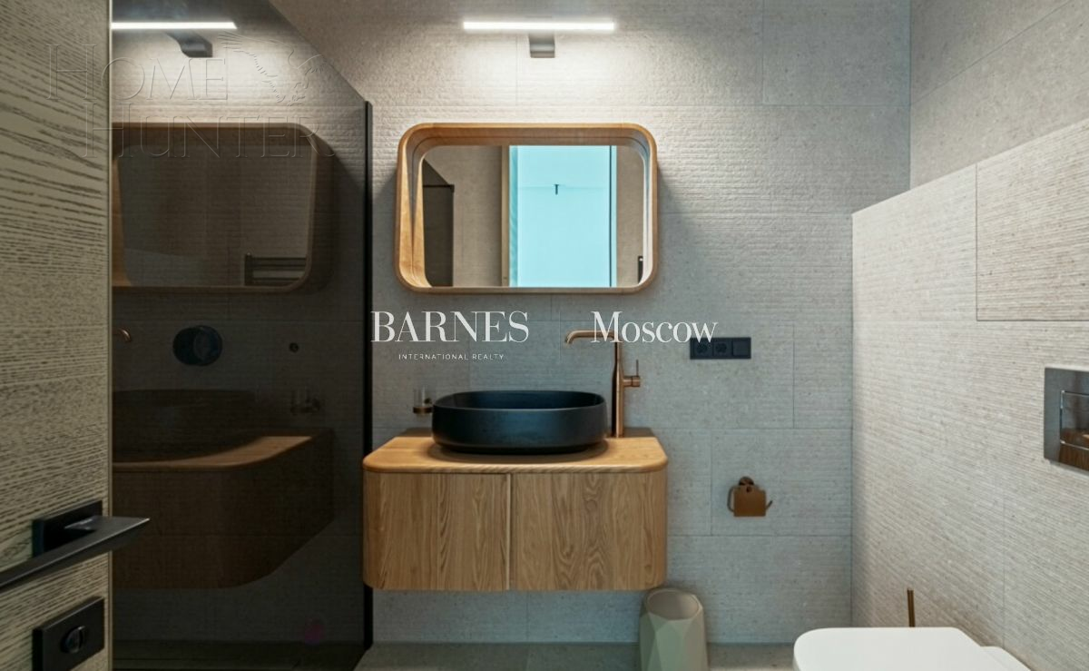 3-этажный коттедж 1 250 м² без отделки