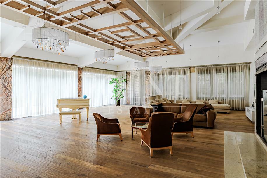 2-этажный коттедж 1 550 м² с отделкой
