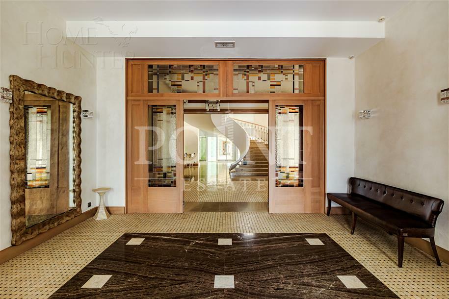 2-этажный коттедж 1 550 м² с отделкой