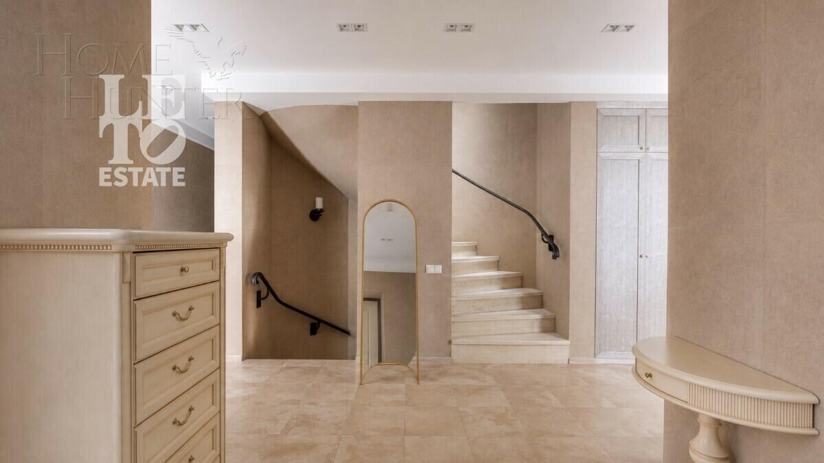 2-этажный коттедж 580 м² с отделкой