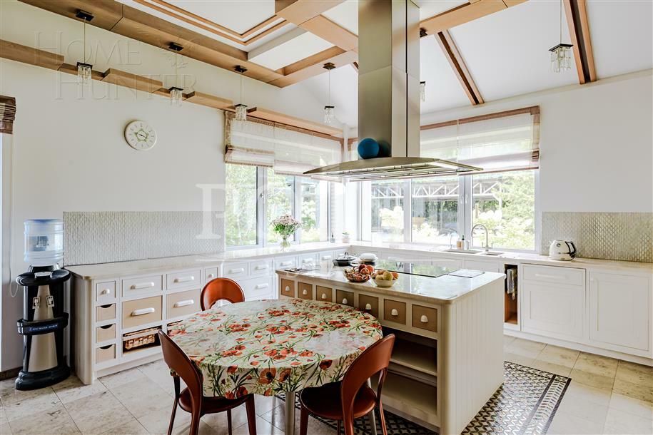 2-этажный коттедж 1 550 м² с отделкой