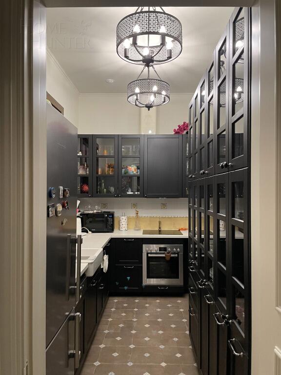2-этажный коттедж 1 300 м² с отделкой