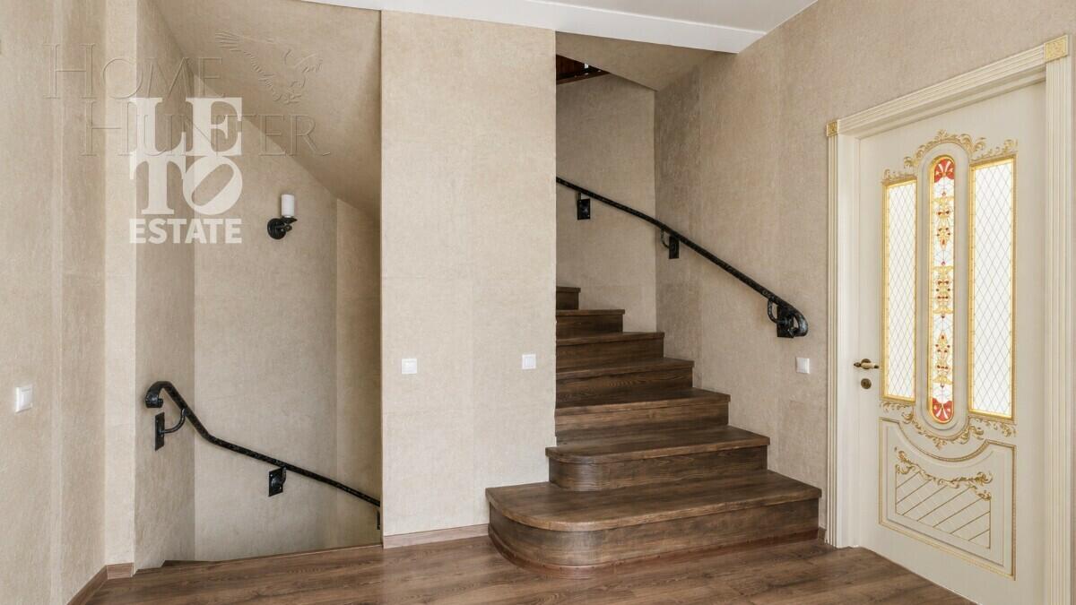 2-этажный коттедж 580 м² с отделкой