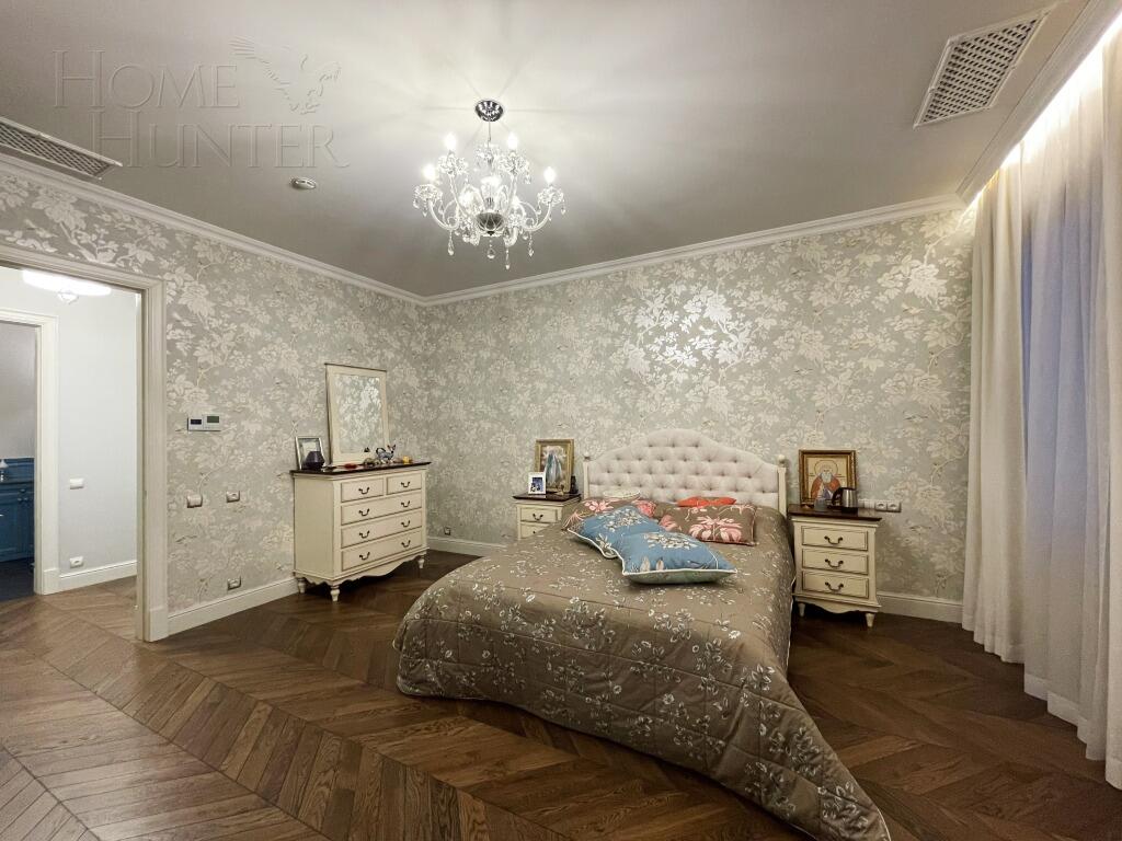2-этажный коттедж 1 300 м² с отделкой