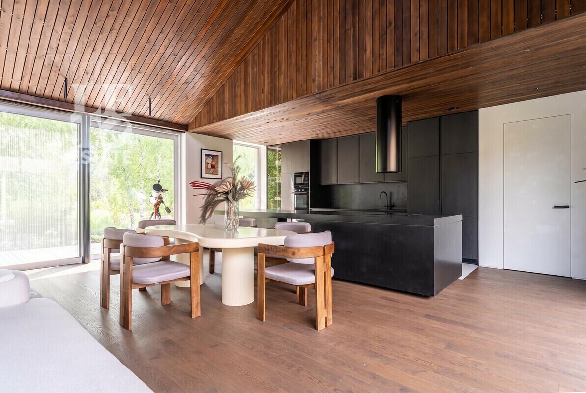 1-этажный коттедж 380 м² с отделкой