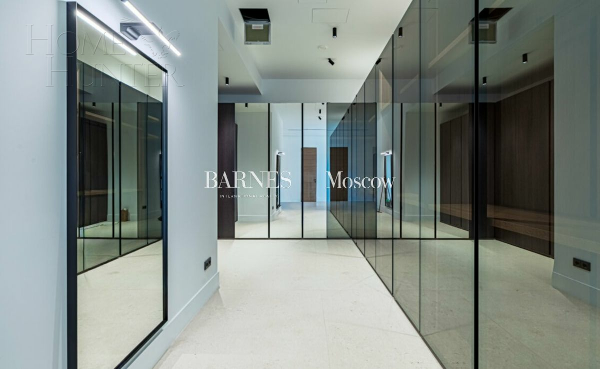 3-этажный коттедж 1 250 м² без отделки
