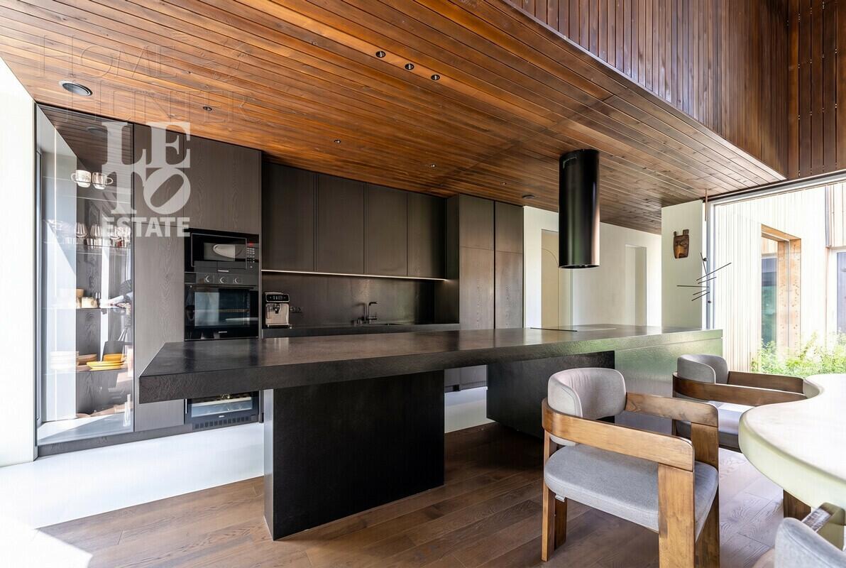 1-этажный коттедж 380 м² с отделкой