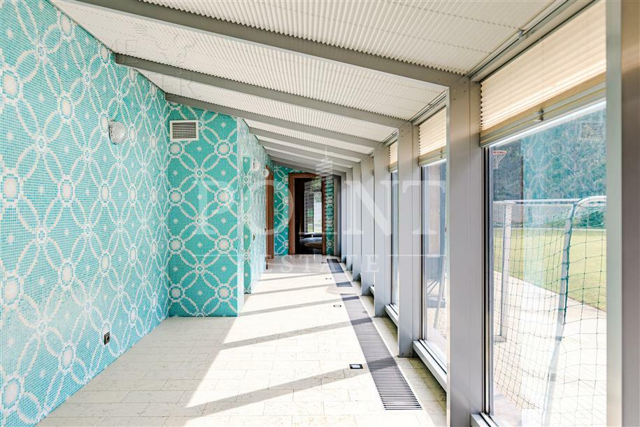 2-этажный коттедж 1 550 м² с отделкой
