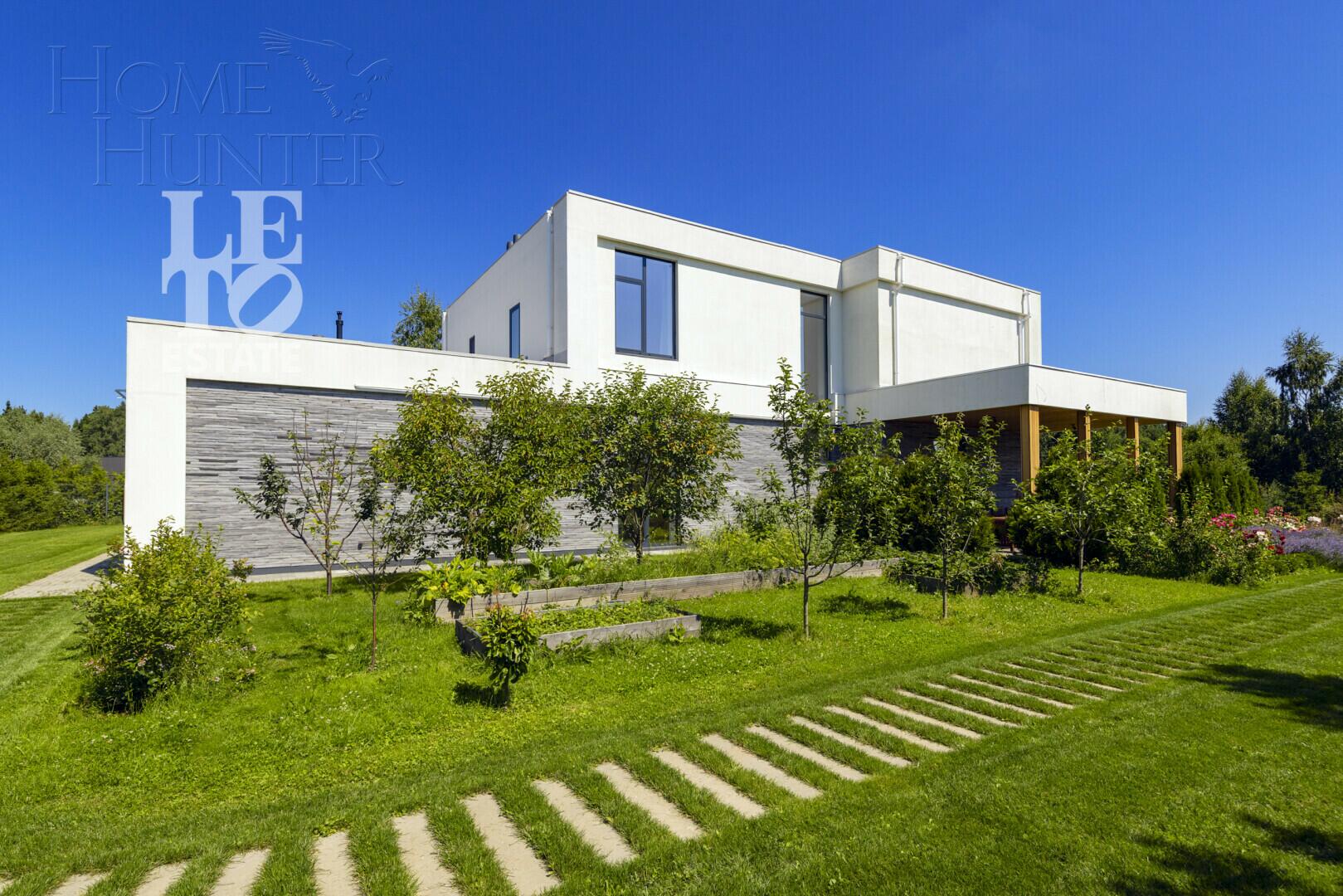 2-этажный коттедж 350 м² с отделкой