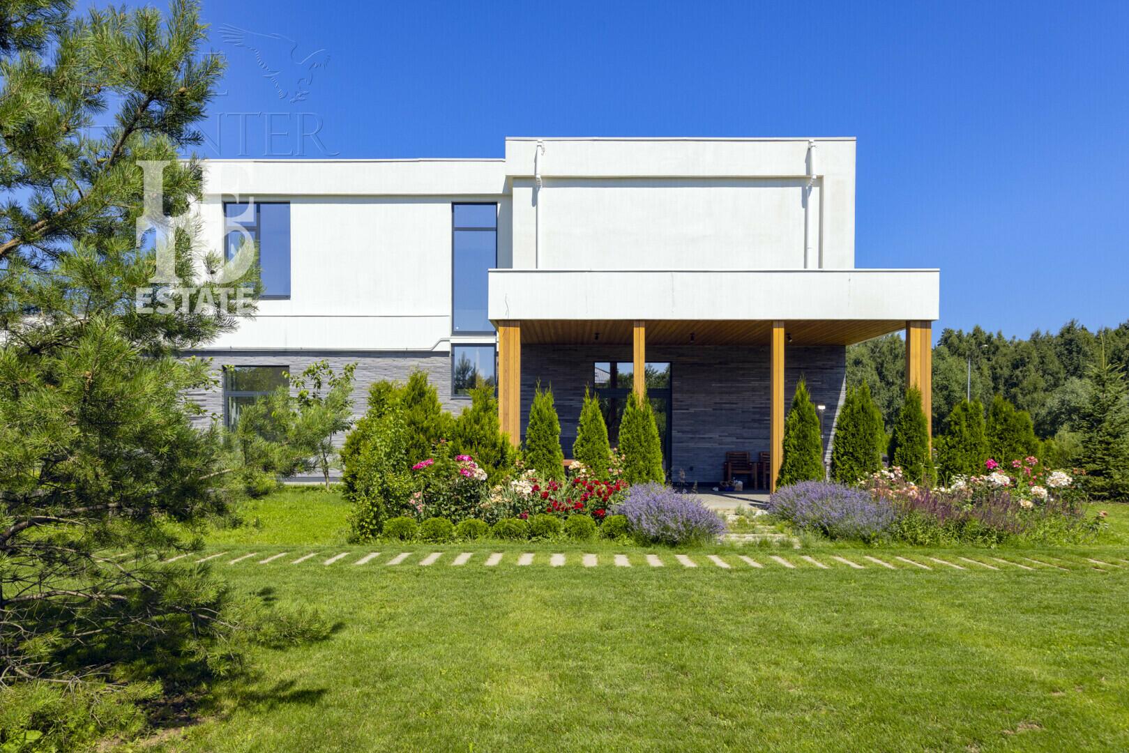 2-этажный коттедж 350 м² с отделкой