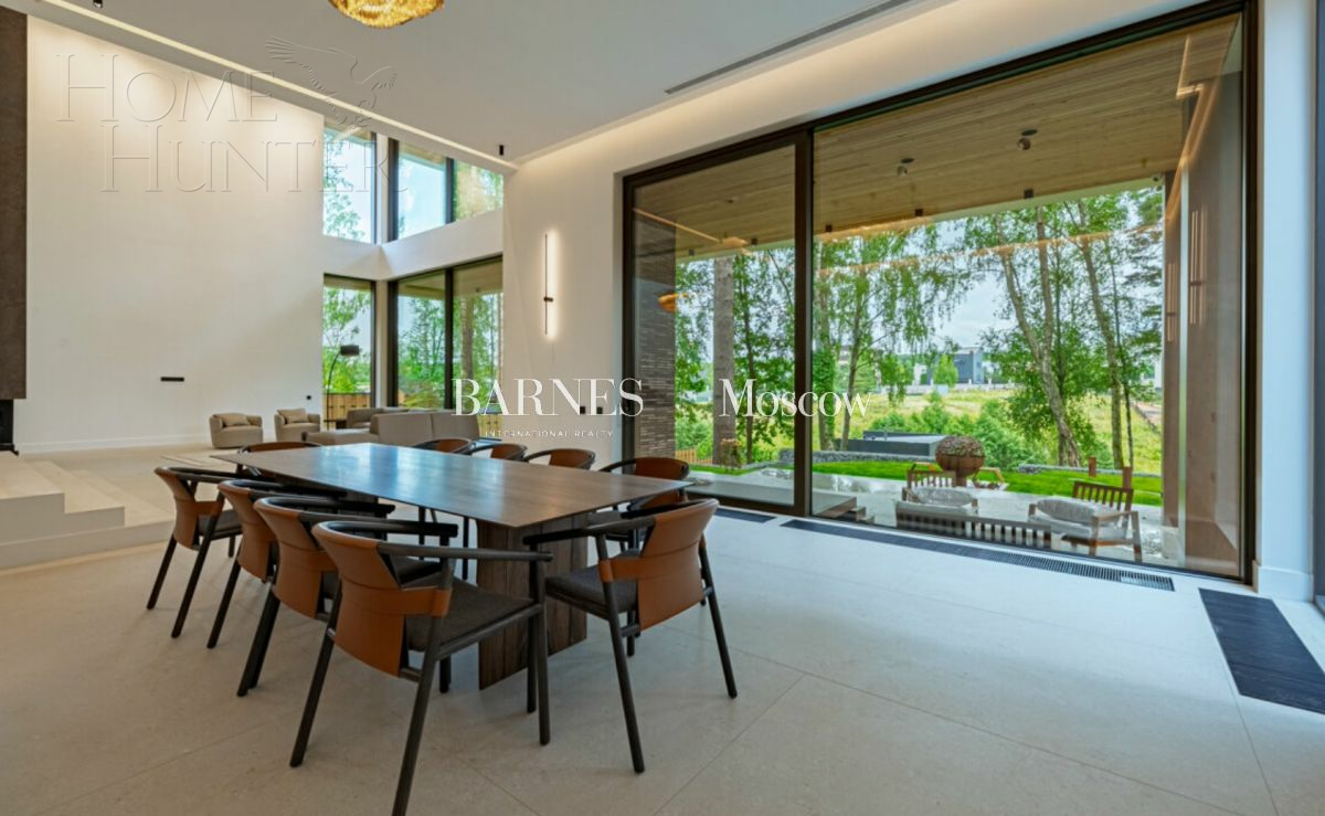 3-этажный коттедж 1 250 м² без отделки
