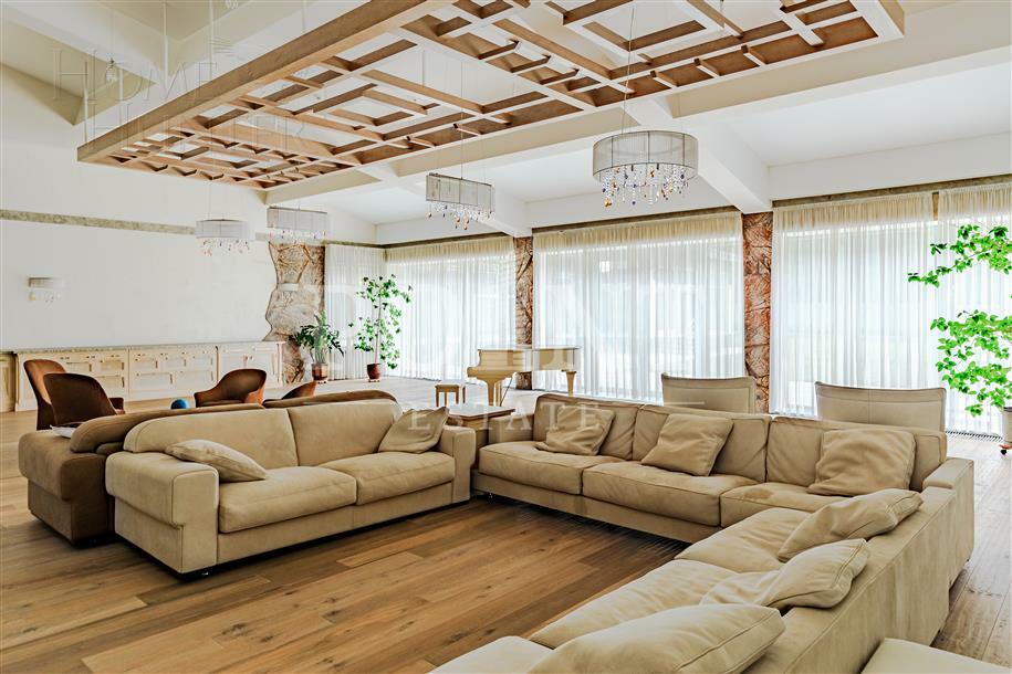 2-этажный коттедж 1 550 м² с отделкой