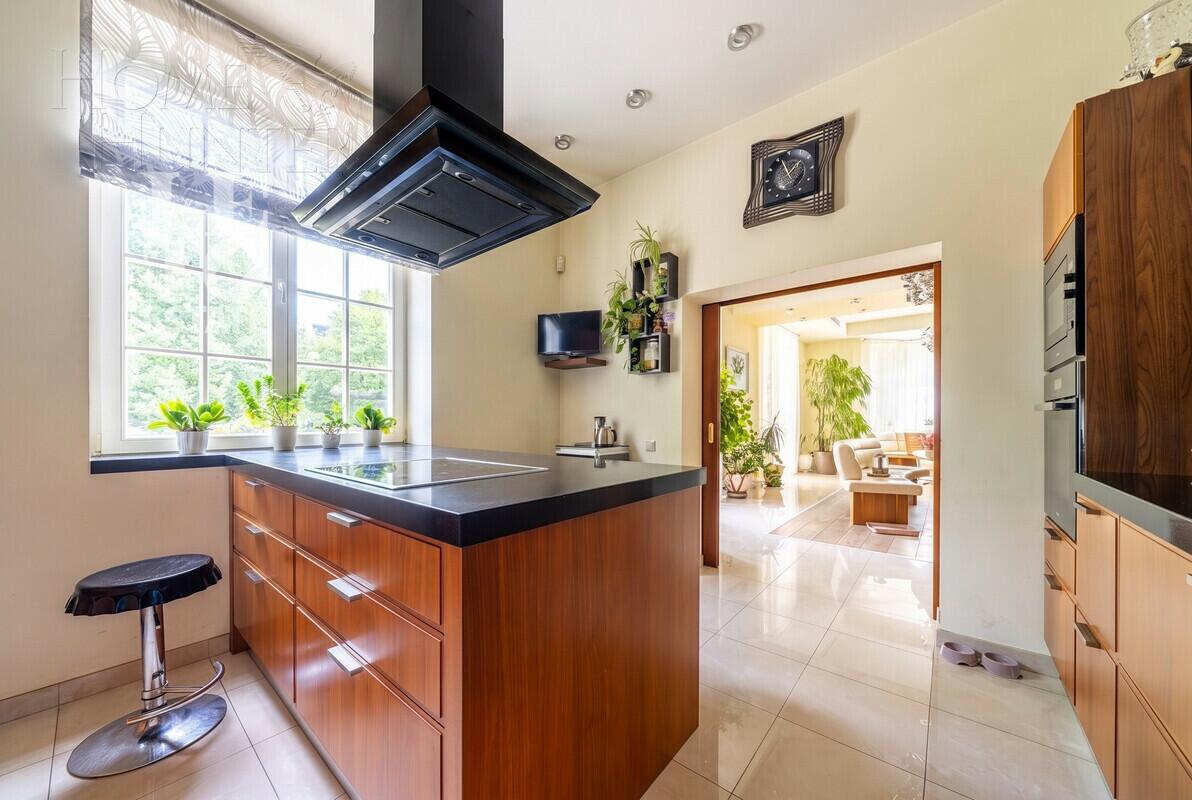 2-этажный коттедж 617.5 м² с отделкой