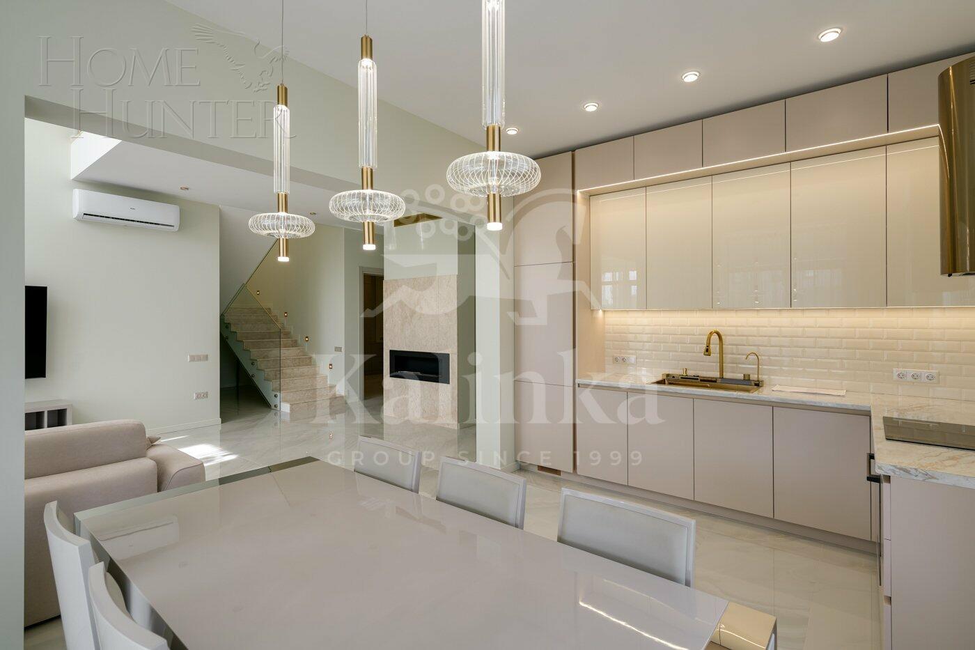 2-этажный коттедж 230 м² с отделкой