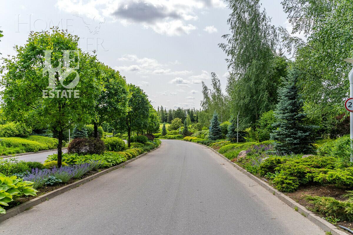 2-этажный коттедж 1 250 м² без отделки