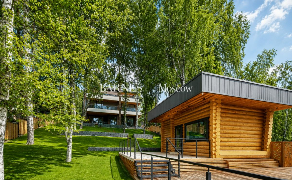 3-этажный коттедж 1 250 м² без отделки