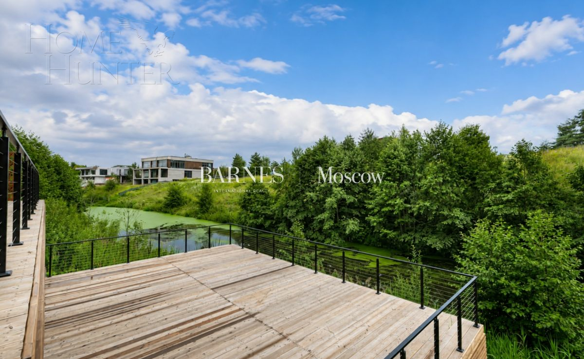 3-этажный коттедж 1 250 м² без отделки