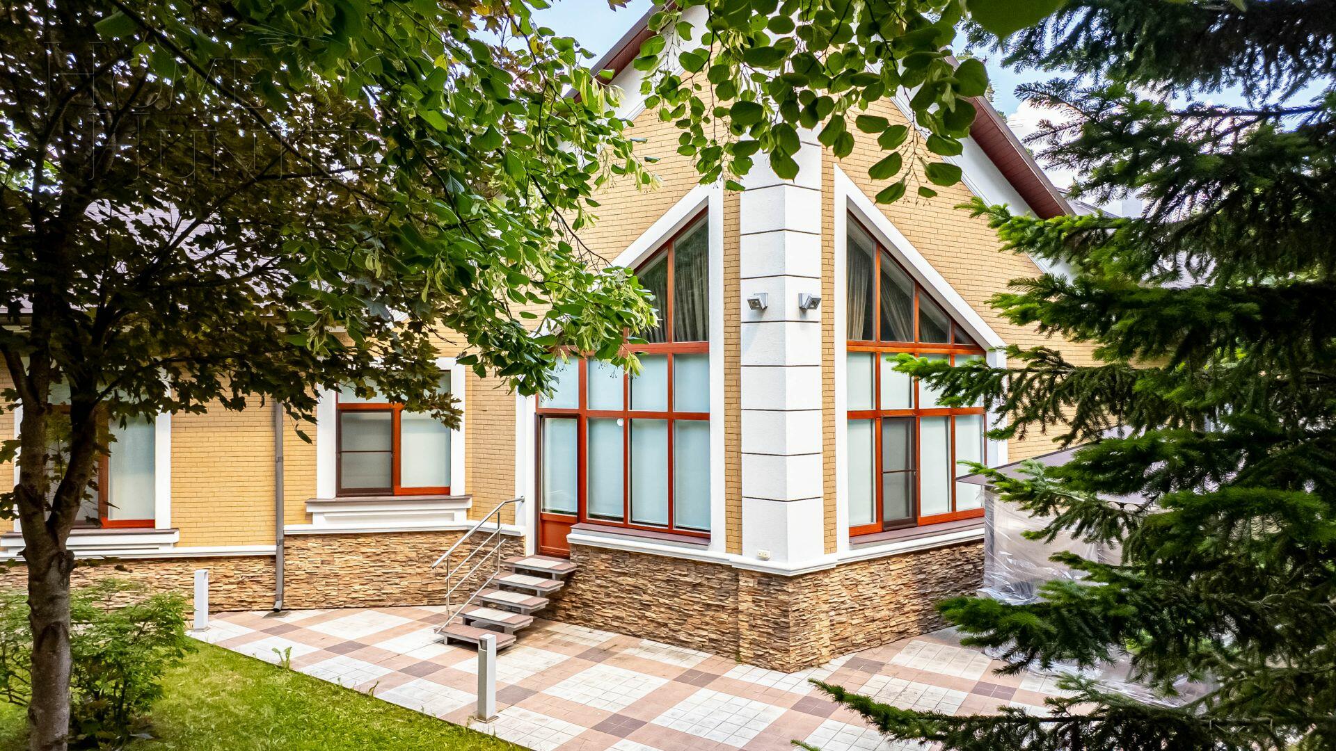 1-этажный коттедж 450 м² с отделкой
