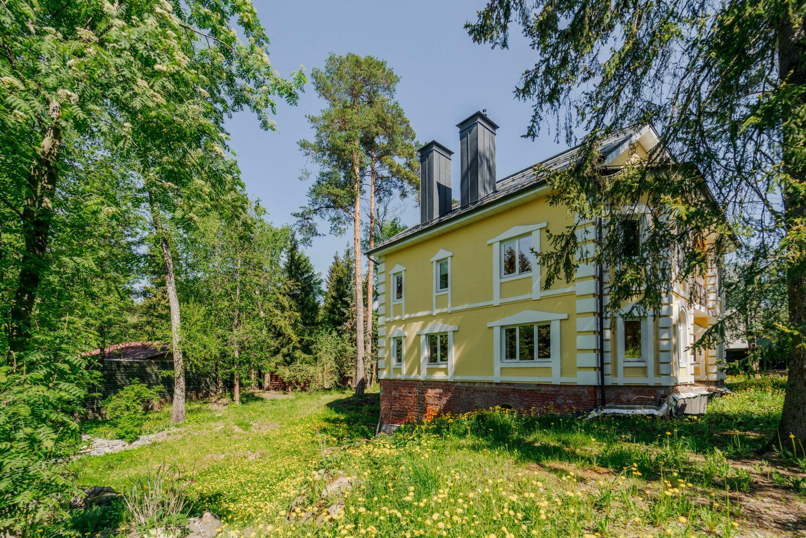 2-этажный коттедж 560 м² без отделки