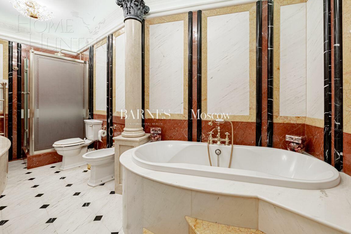 2-этажный коттедж 900 м² с отделкой