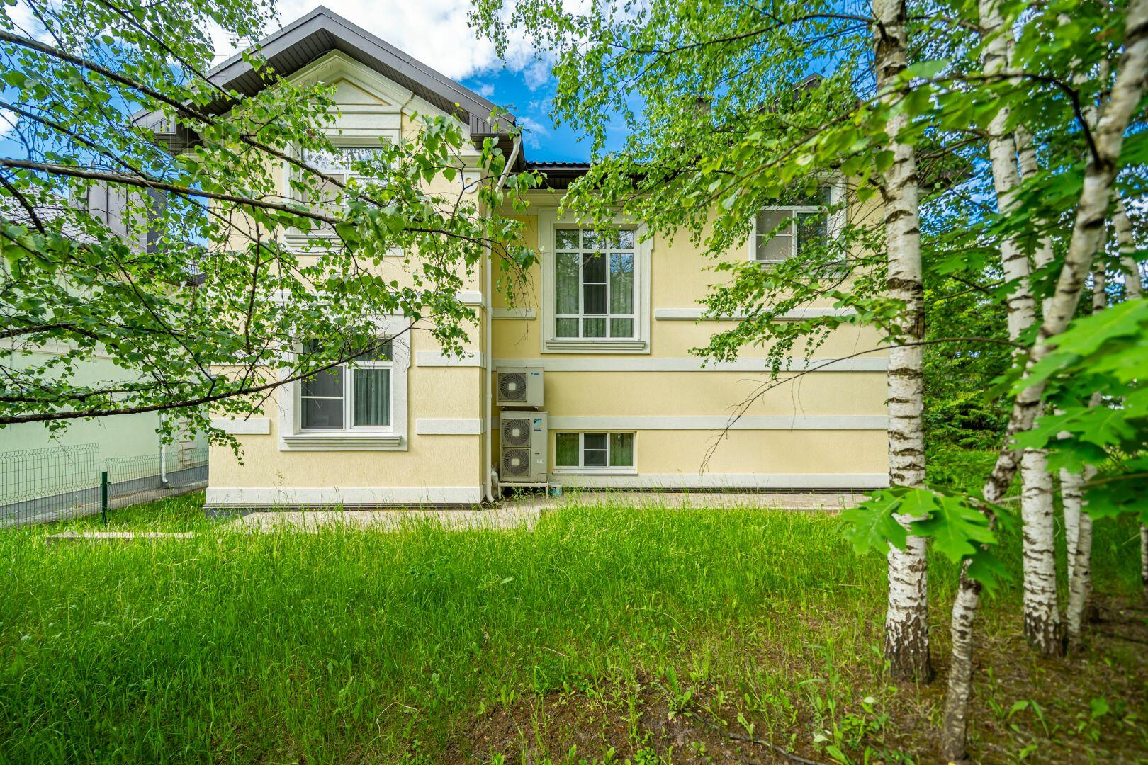 2-этажный коттедж 300 м² с отделкой