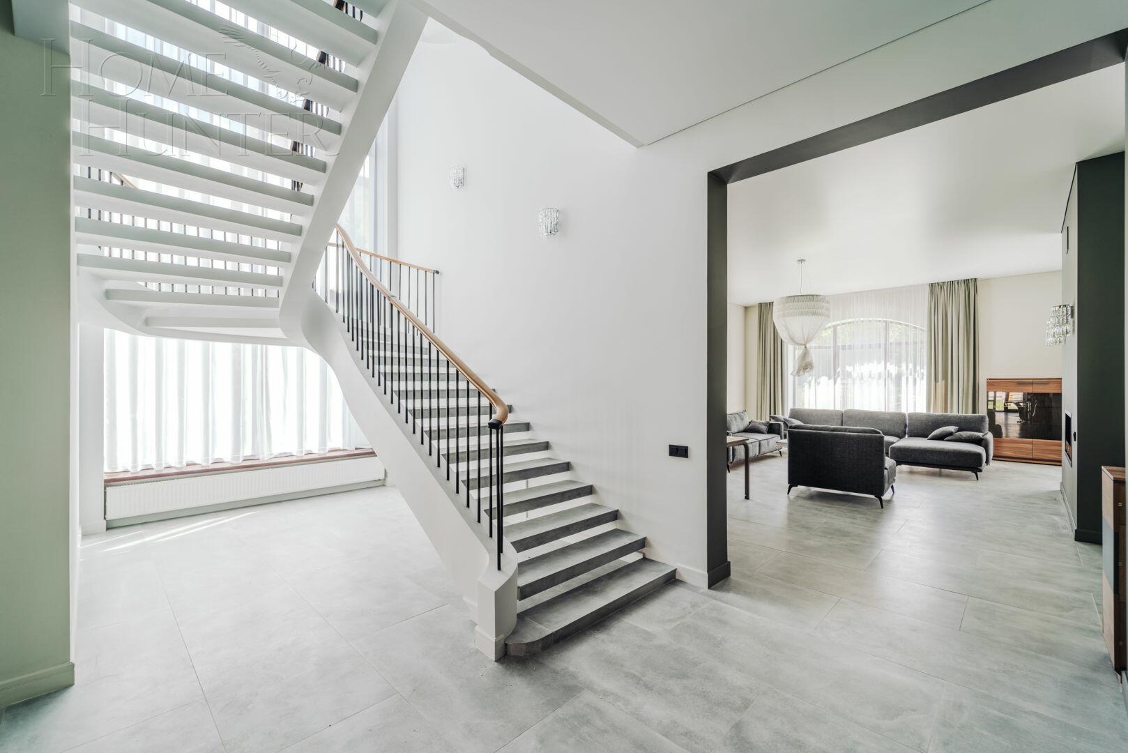 2-этажный коттедж 1 300 м² с отделкой