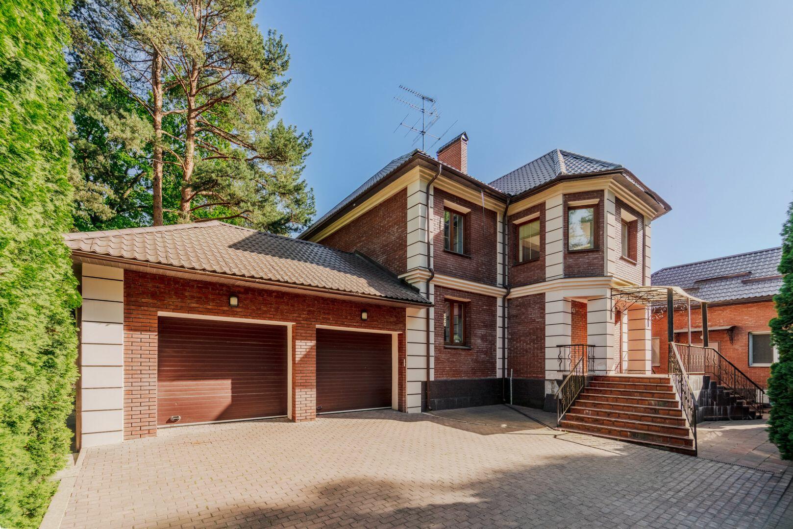 2-этажный коттедж 600 м² с отделкой