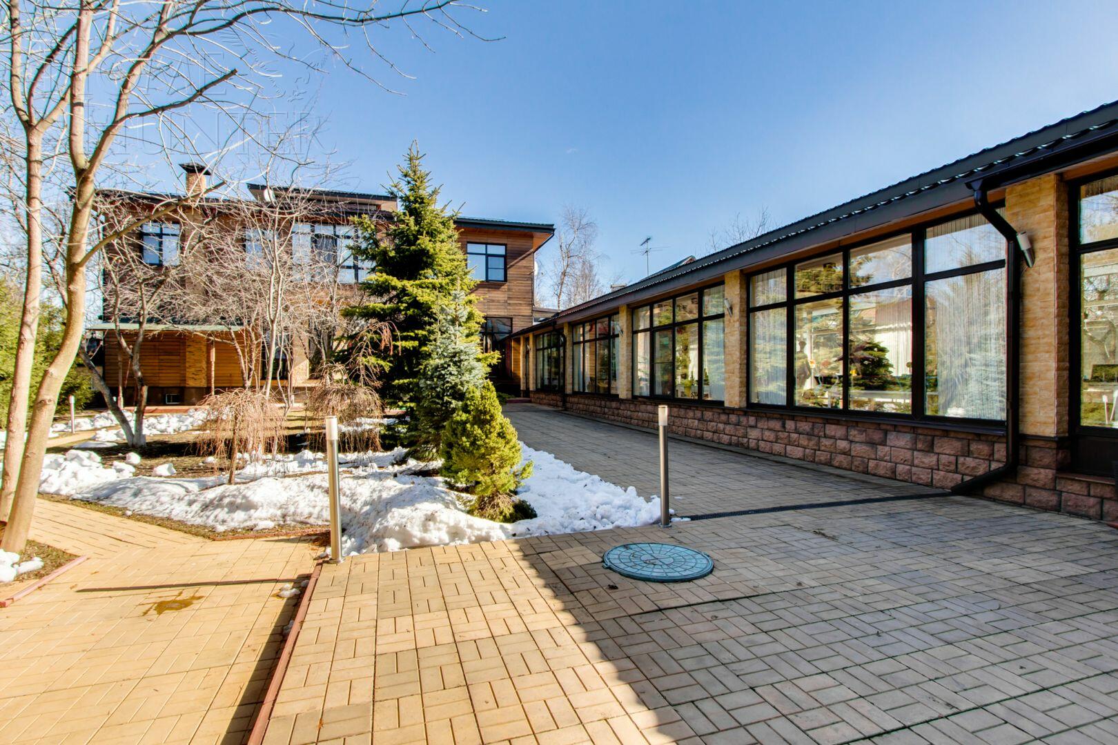 2-этажный коттедж 1 350 м² с отделкой
