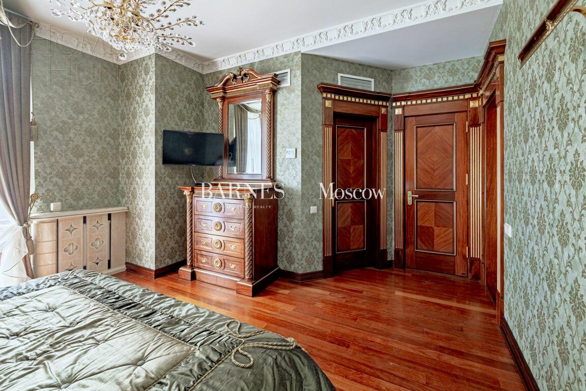 2-этажный коттедж 900 м² с отделкой