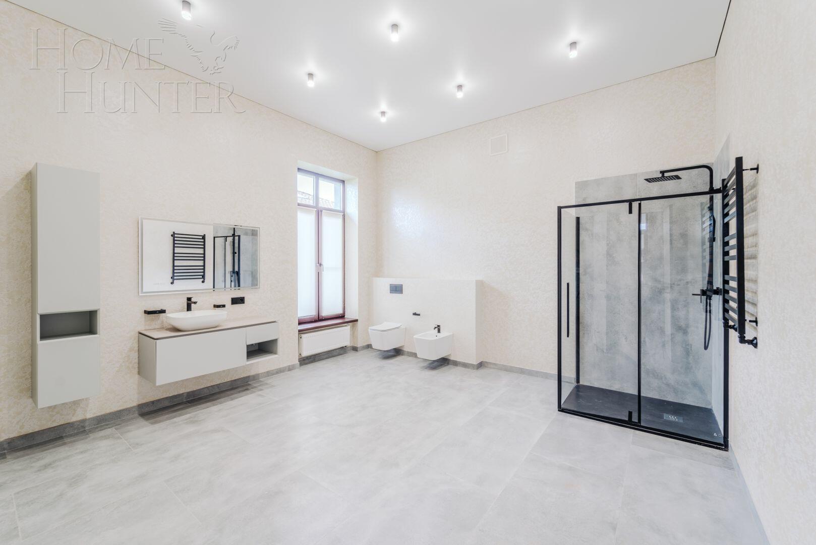 2-этажный коттедж 1 300 м² с отделкой