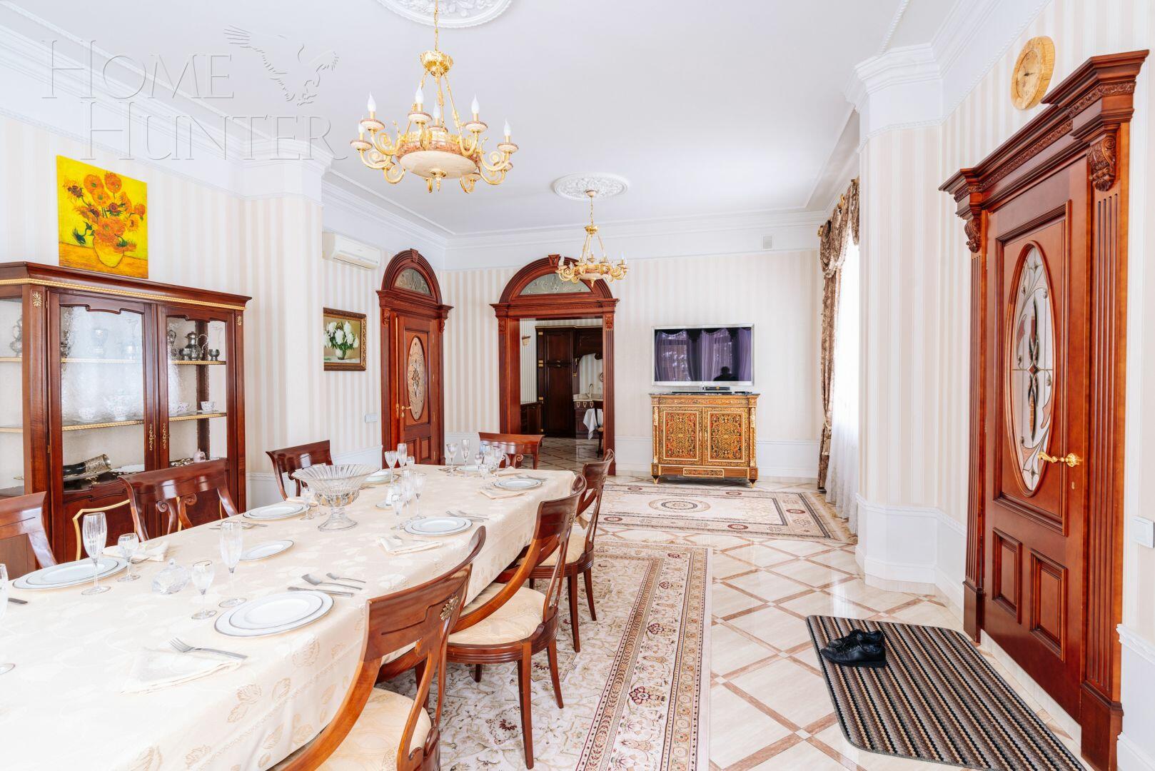 3-этажный коттедж 2 235 м² с отделкой