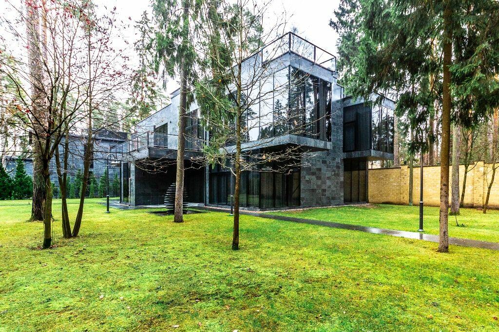 2-этажный коттедж 680 м² с отделкой