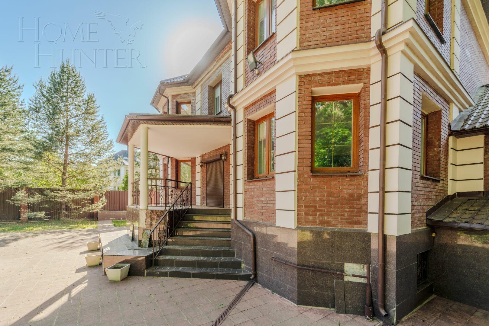 2-этажный коттедж 600 м² с отделкой