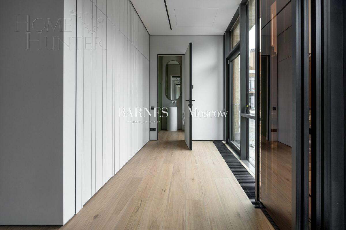 3-этажный таунхаус 250 м² с отделкой