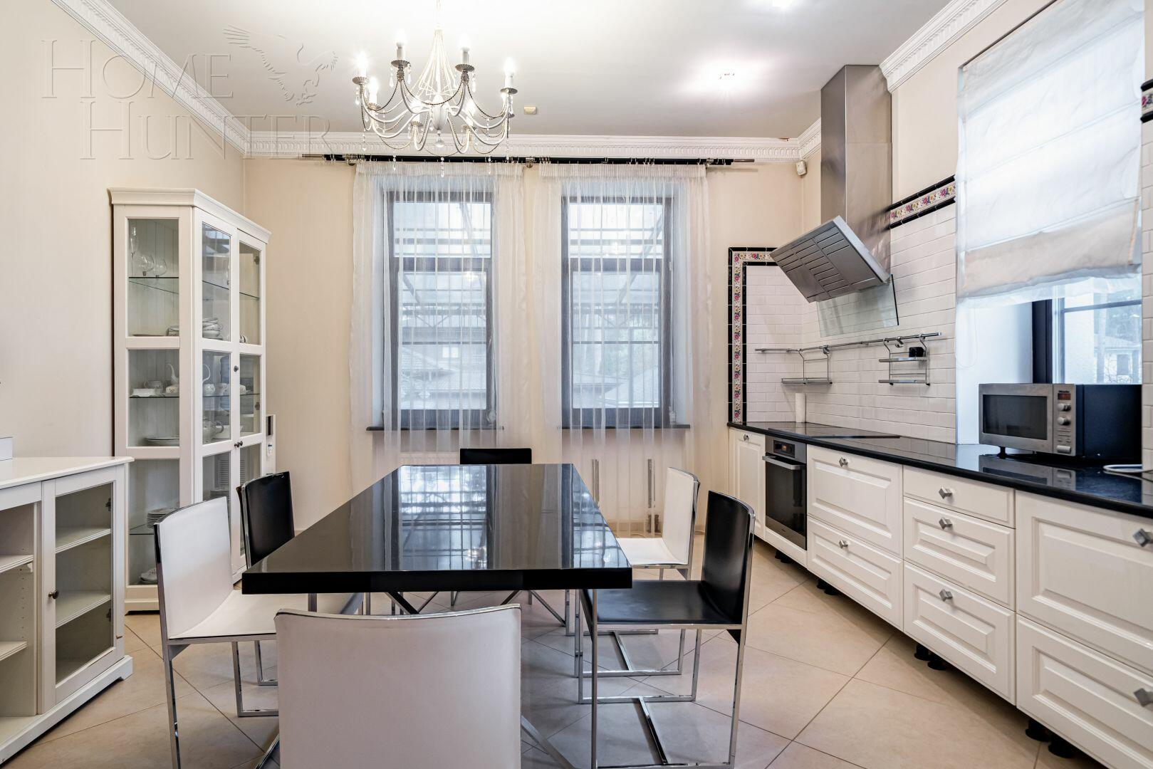 2-этажный коттедж 600 м² с отделкой