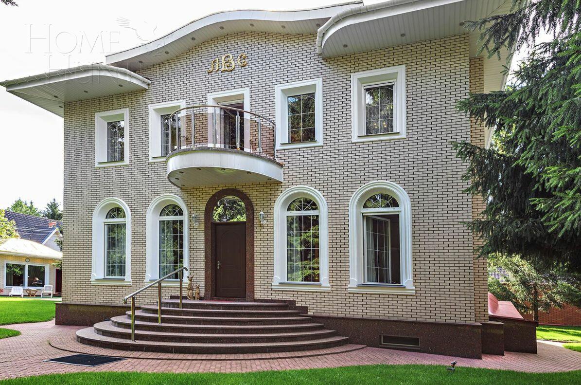 2-этажный коттедж 250 м² с отделкой