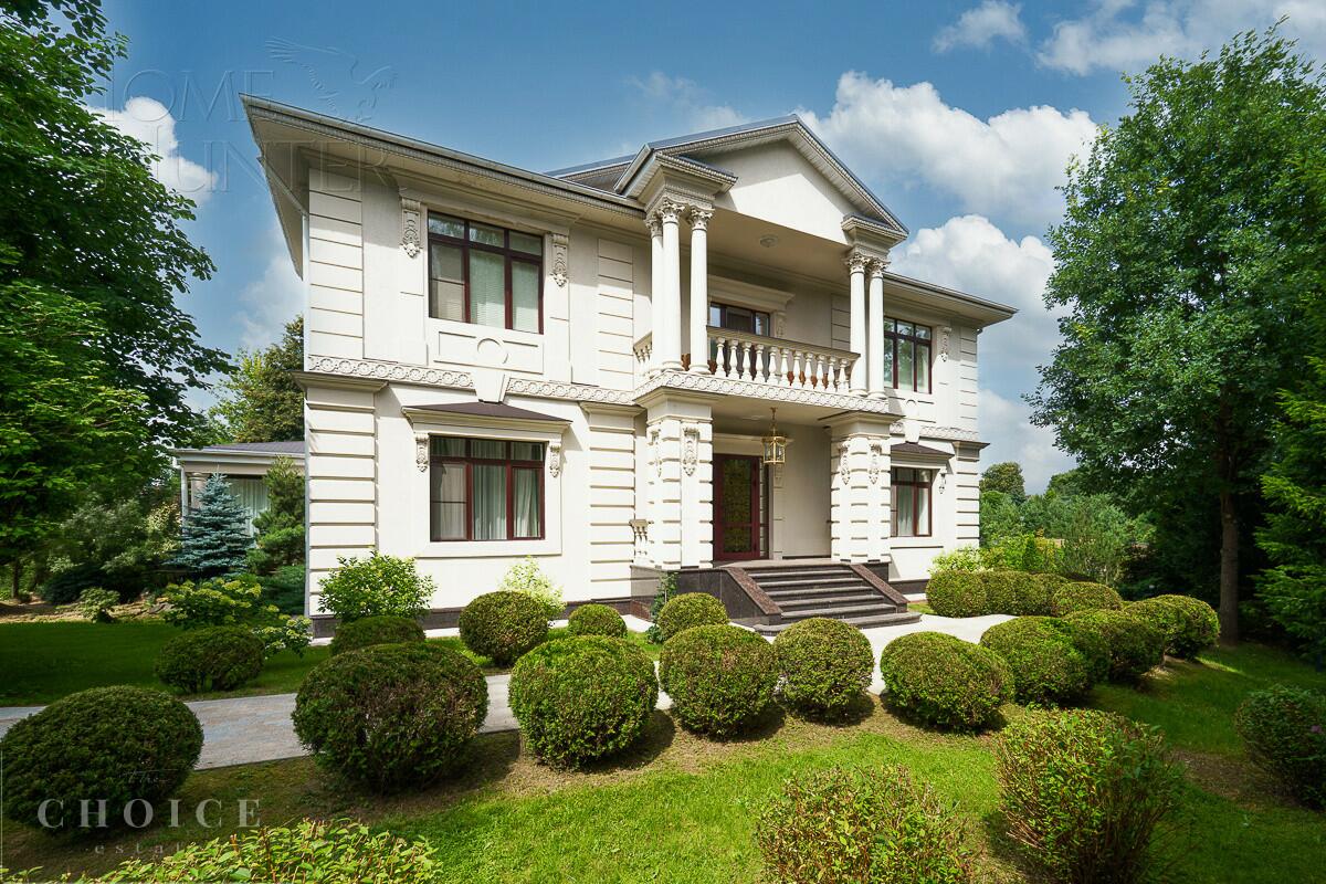 3-этажный коттедж 2 000 м² с отделкой