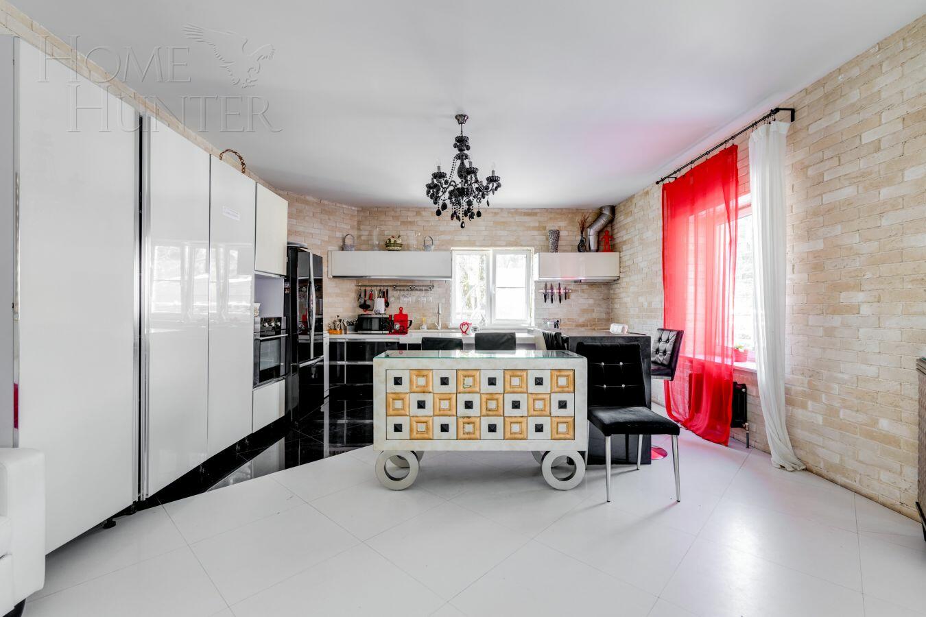 3-этажный коттедж 480 м² с отделкой