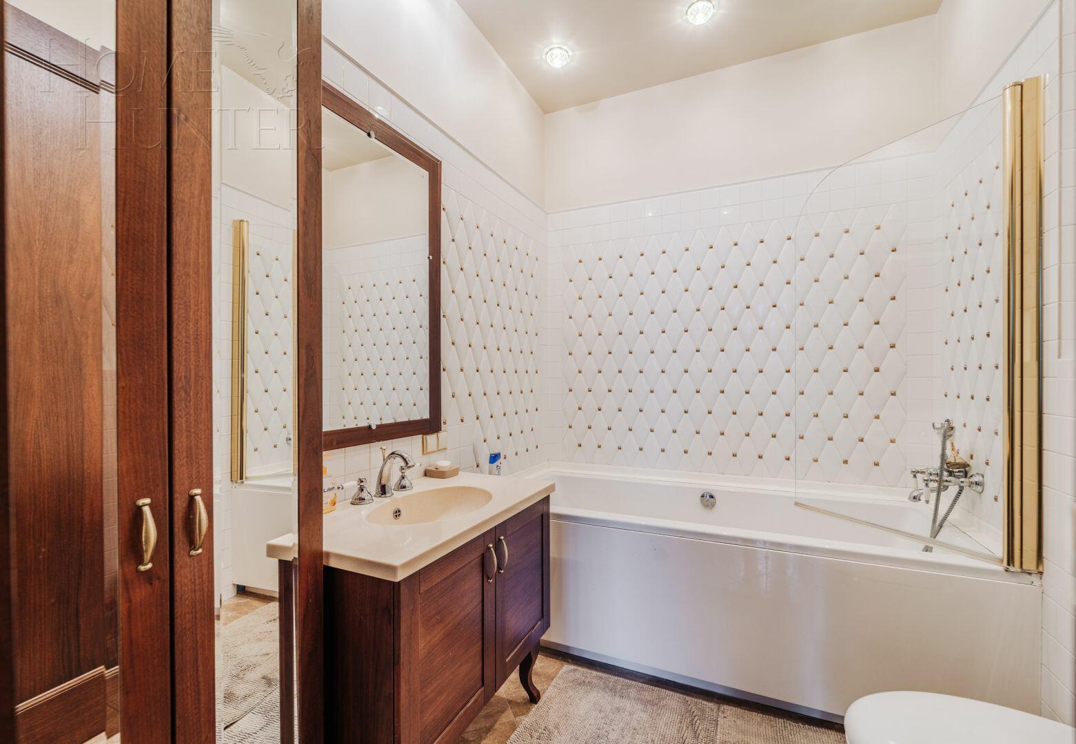 2-этажный коттедж 550 м² с отделкой