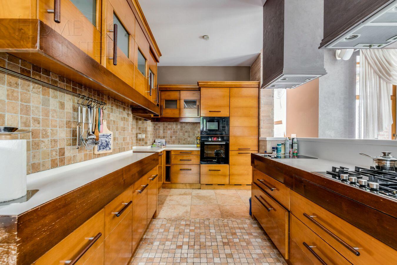 2-этажный коттедж 600 м² с отделкой