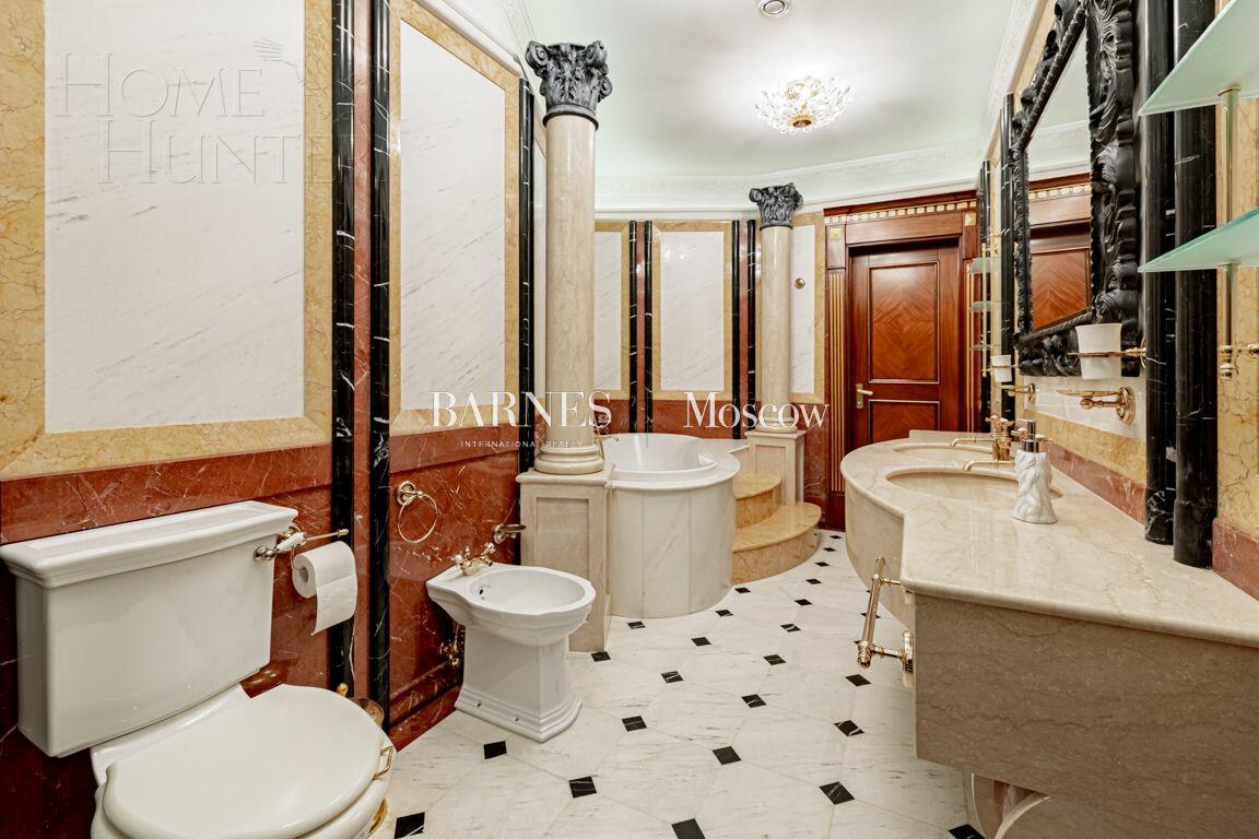 2-этажный коттедж 900 м² с отделкой
